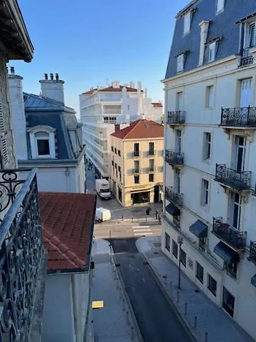 Centre Charme Apartment *